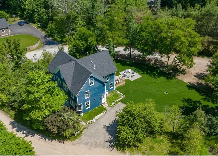 The Blueberry House - Spacious, Family & Pet-Friendly Retreat Near Sebago Lake