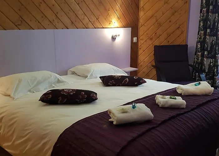 Logis Hotel Restaurant Les Carillons