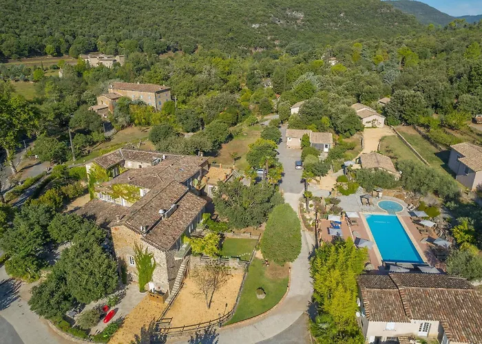 Logis Hotel Restaurant Le Pradinas