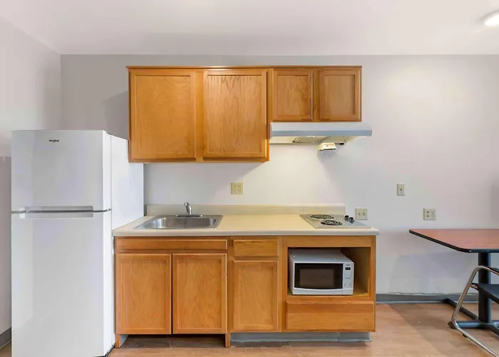 Extended Stay America Select Suites - Cleveland - Avon