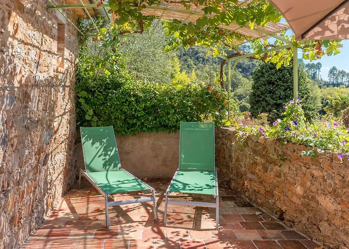 Logis Hotel Restaurant Le Pradinas