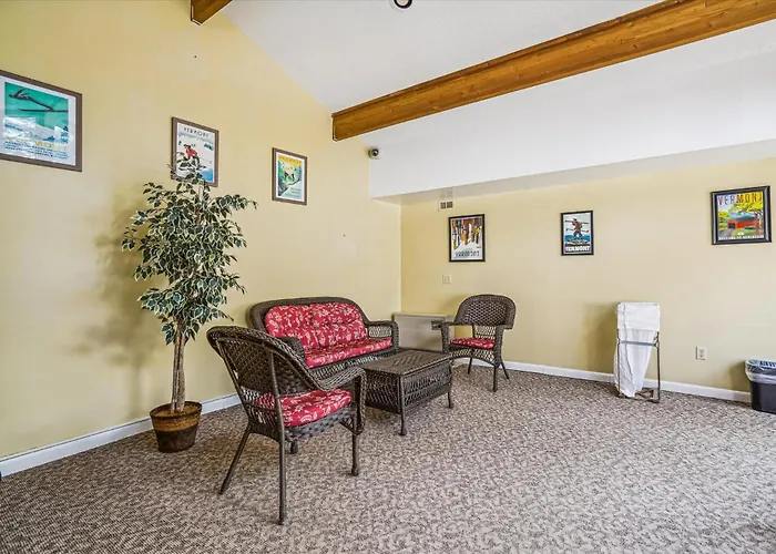 Cedarbrook Two Double Bed Standard Hotel Room 219
