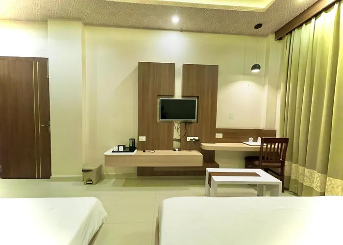 Hotel Kuber Palace: Beachfront Comfort with Temple Proximity