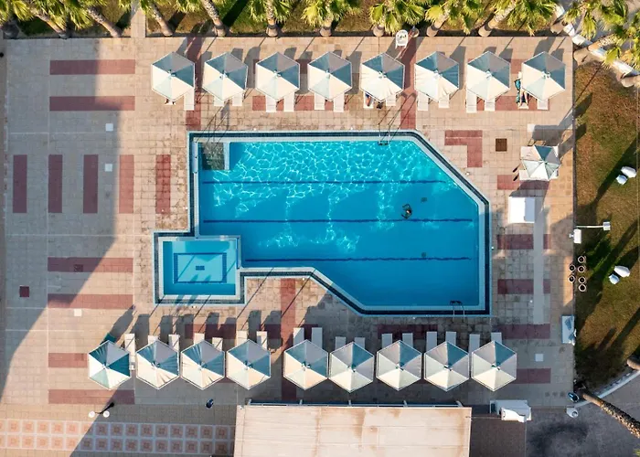 Mammis Beach Hotel