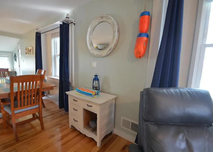 Riverfront Retreat! Water Front And Dog Friendly!