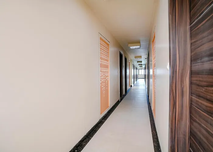 Fabhotel Prime Shahu