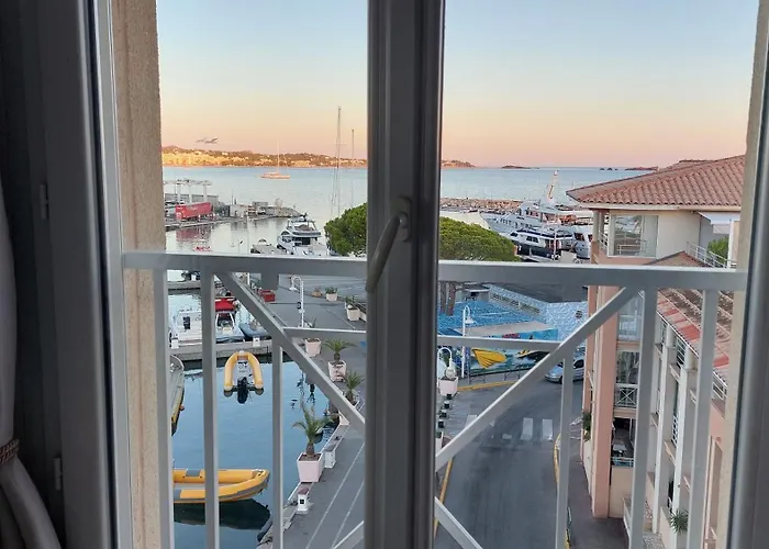 Boutique Apartment Hirondelle Port Frejus