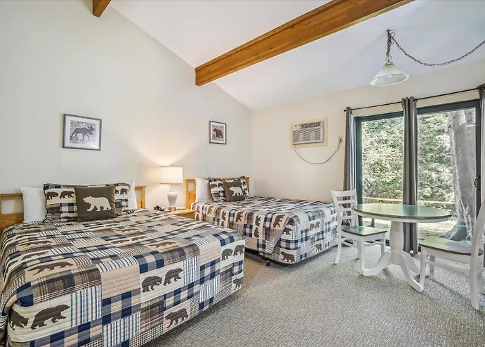 Cedarbrook Deluxe Two Bedroom Suite With Outdoor Heated Pool 10506