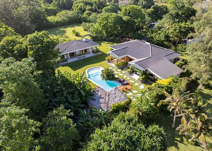 Nakatumble - Luxury Sustainable Villa With Farm