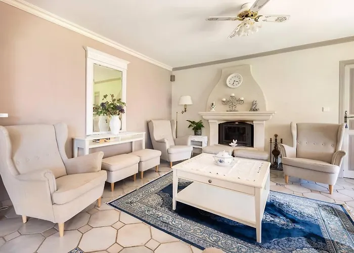 Chambre Et Table D'Hotes Villa Pomponette
