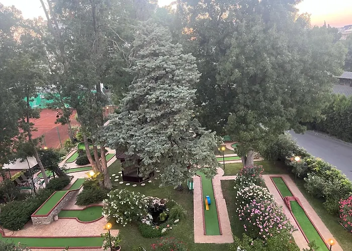 Oleander House And Tennis Club