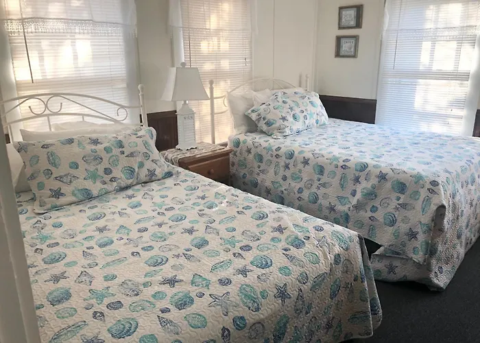 Sandpiper Beachfront Motel