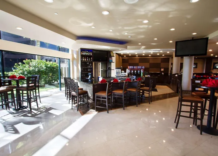 Doubletree By Hilton Orange County Airport