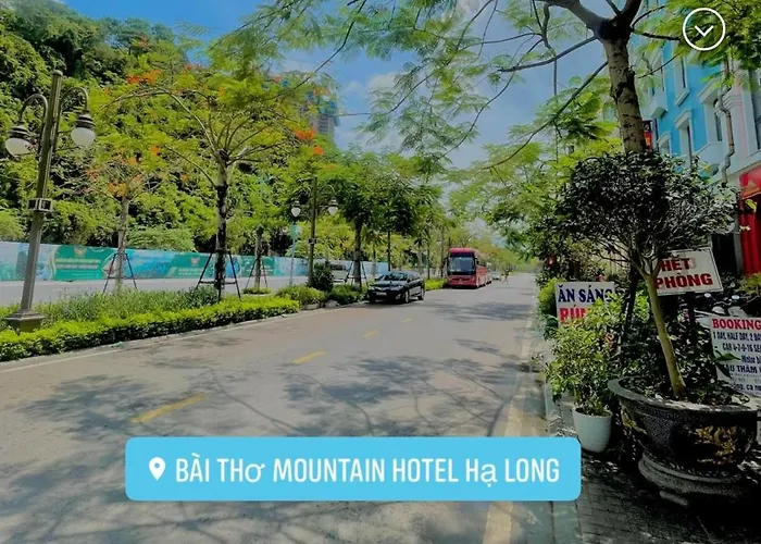 Bài Thơ Mountain Hotel
