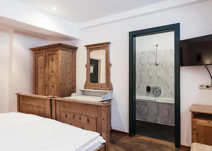 Hotel Dolomitenhof & Chalet Alte Post