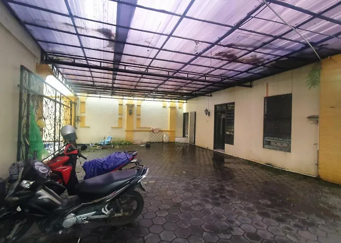 Reddoorz Syariah At Demasto Homestay Jember