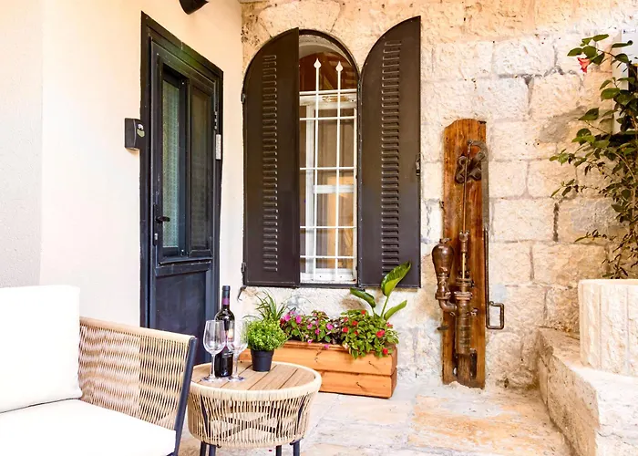 Mamilla View- Suites & Apt Hotel