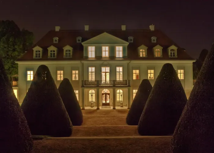 West Hotel An Der Saechsischen Weinstrasse