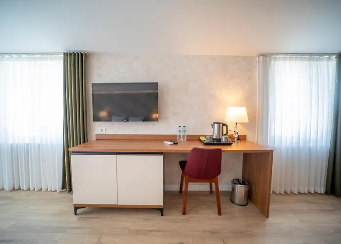 Mell City Suites Hotel