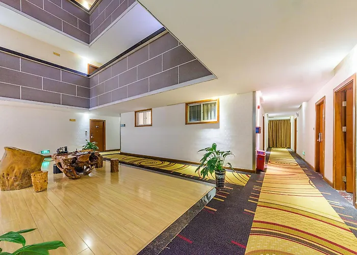 Kaiserdom Hotel Baiyun Airport-24-Hour Airport-Free Shuttle Bus