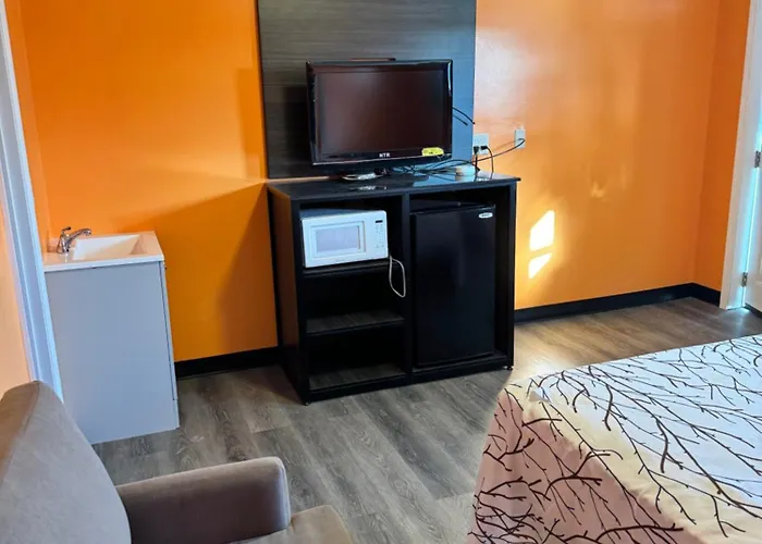 Budget Inn Decatur Priceville