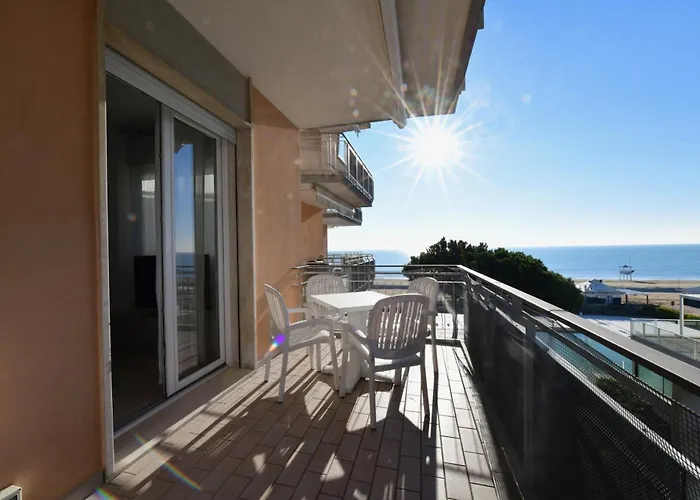 Vistamare Apartments