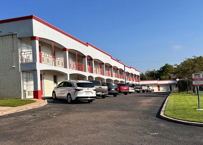 River Forest Inn