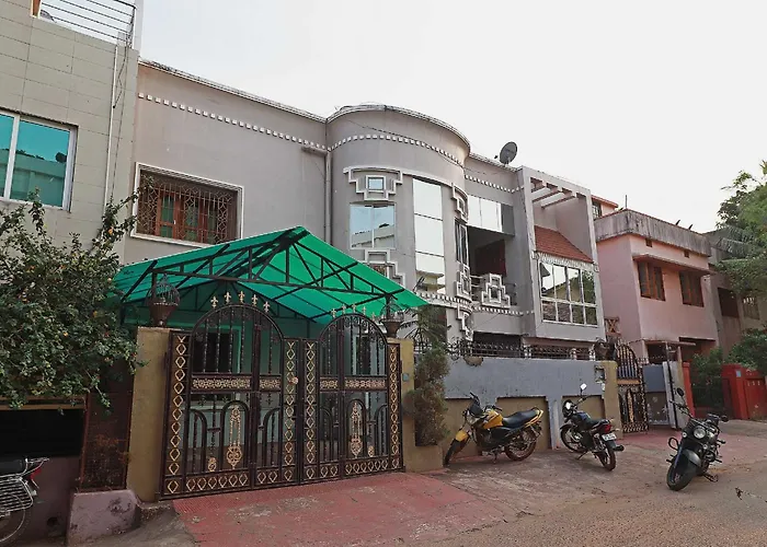Hotel O Omm Sai Plaza