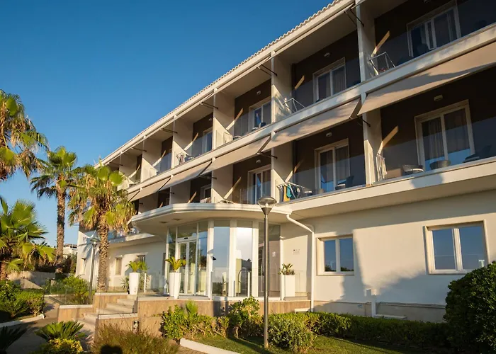 Ticho'S Greenblu Hotel