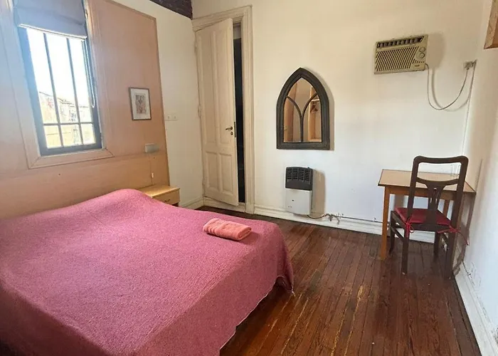 Lgy Bed & Breakfast Only Men-Solo Hombres