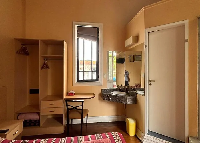 Lgy Bed & Breakfast Only Men-Solo Hombres