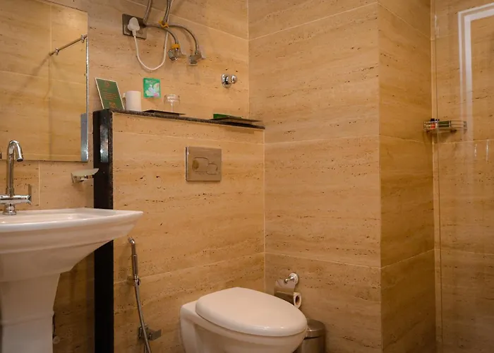 Staynest Retreat & Spa Gangtok !! Prime Location !! Mountain View Rooms !! Swimming Pool !! Gym !! Bar