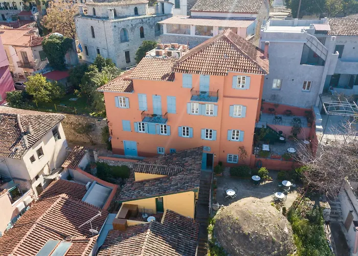 Byron Traditional Hotel