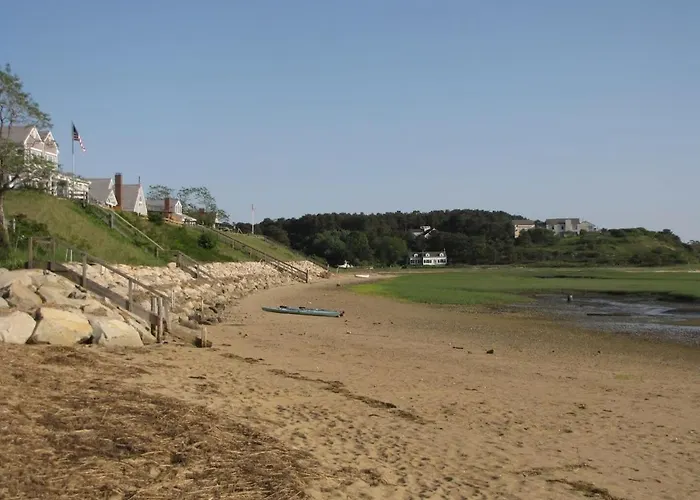 On The Bay In Wellfleet - Walk To Water!