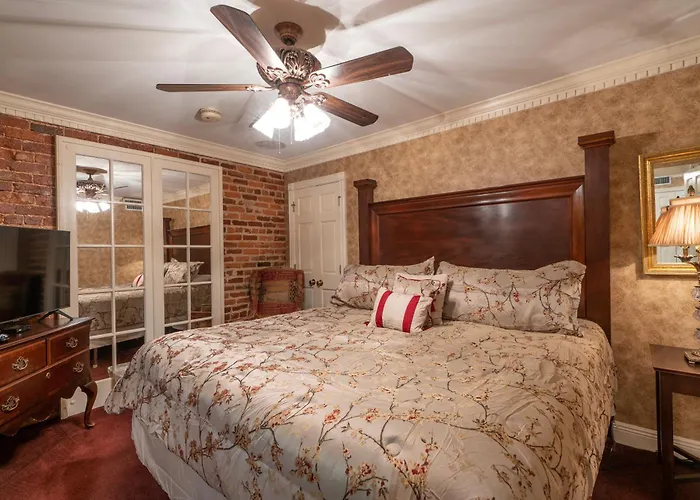 Quarter House Suites