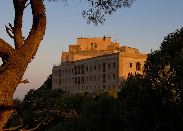 Petit Hotel Hostatgeria Sant Salvador