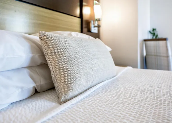 Little Inn By The Bay Newport Beach Hotel