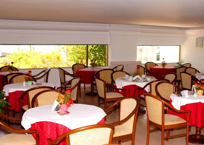 Elysee Hotel