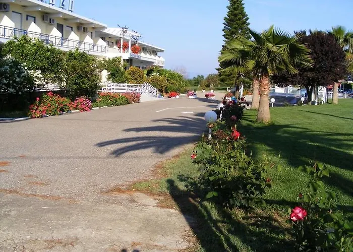 Lintzi Hotel