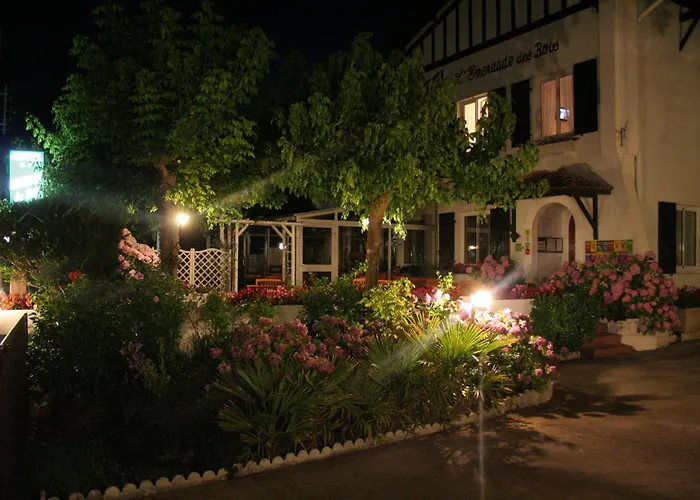 Logis Hôtel Emeraude des Bois