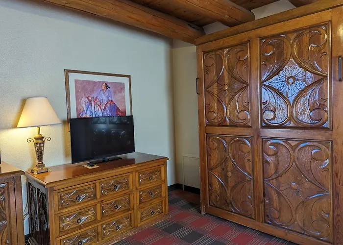 Sagebrush Inn & Suites