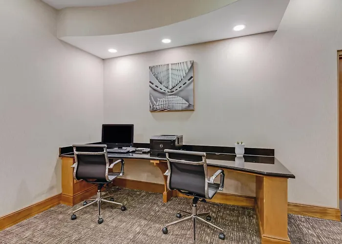 Comfort Suites Murfreesboro Shopping District