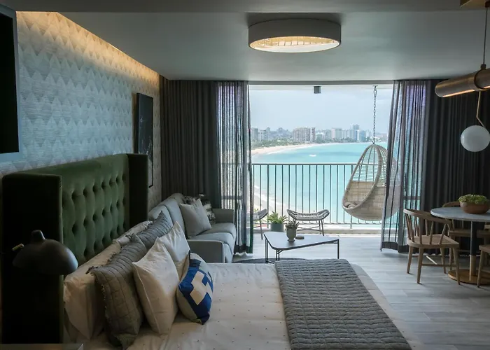 Ocean View Deluxe Suite: Pvt. Beach & Pool