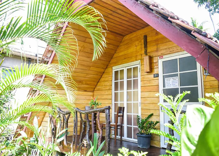 The Emerald Guest House & Villa