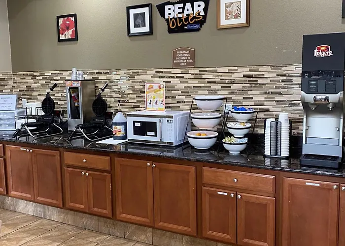 Travelodge By Wyndham Iowa City