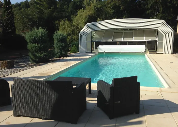 Logis Hotel Domaine Du Moulin
