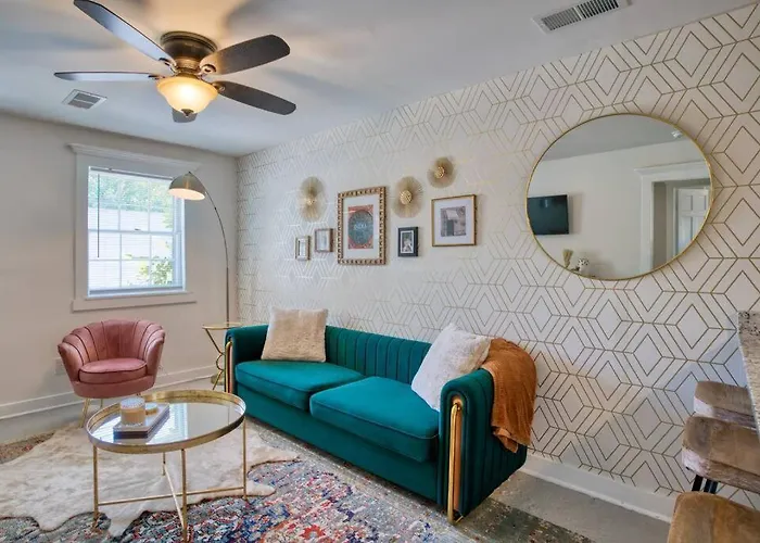 Castle Street Retreat - Glamorous Getaway