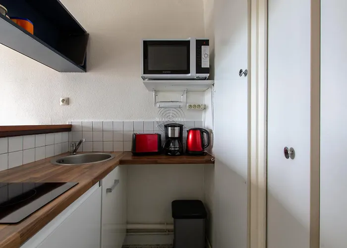 Spacieux Studio Cabine-Parking Gratuit-Clim-Proche Centre & Mer-Vue Port Lgm