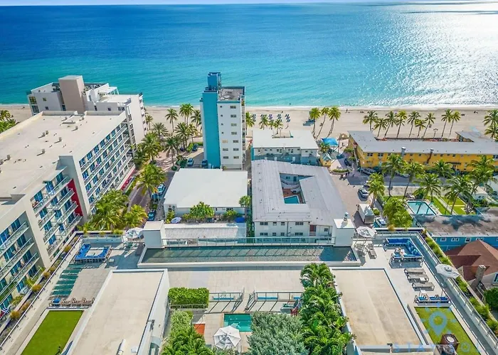 Hollywood Bliss Studio Rooftop Pool