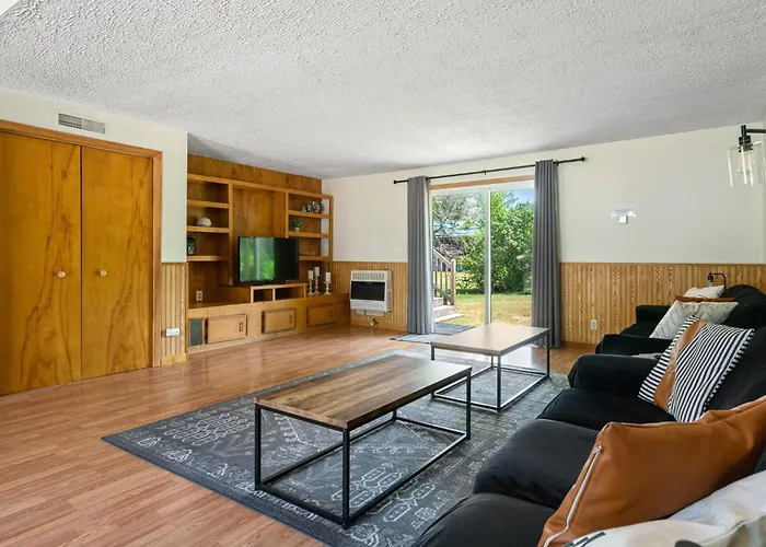 South Arm Retreats Motel